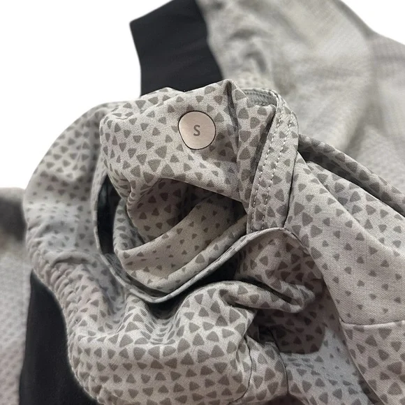 Lululemon Men's Athletic Shorts Patterned Gray and White Small - Picture 2 of 11